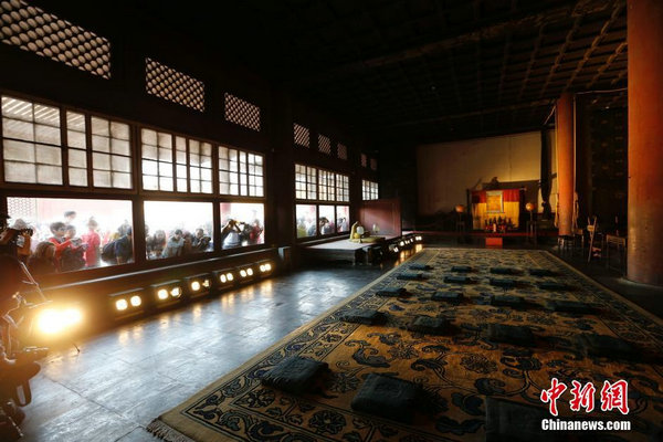 资料图:从此,游客不用趴在窗口看大殿,将会获得更好的参观体验。