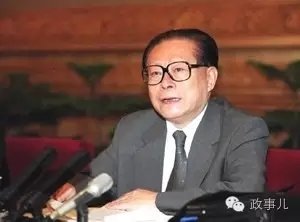 2006年,三卷本的《江泽民文选》由人民出版社出版发行。